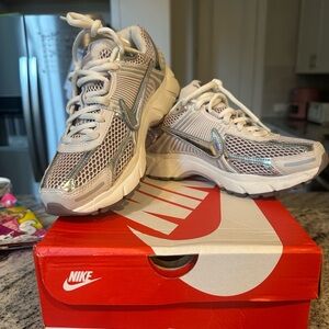 Nike Vomero women’s 9